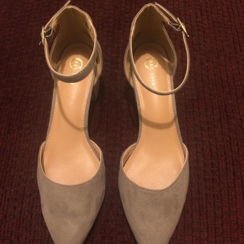 Shoes - Picture 3 of 6